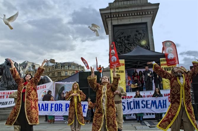 Londra Trafalgar Meydanı Alevi Mitingi